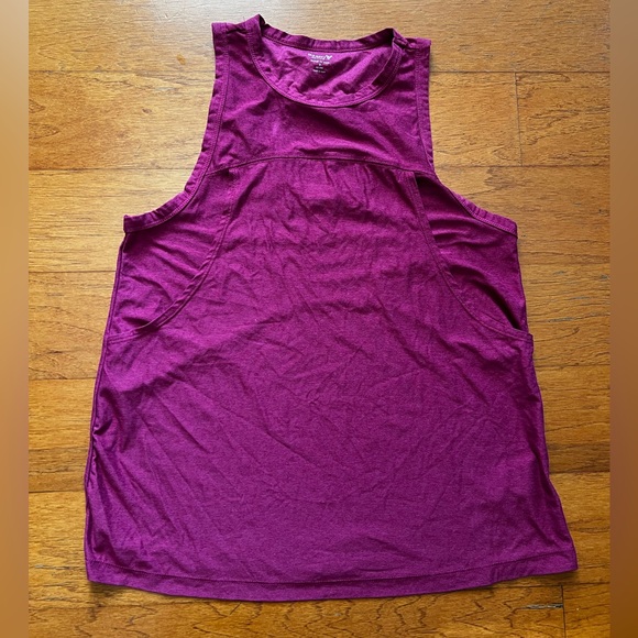 Old Navy Cloud 94 Soft Sleeveless Cutout T-Shirt - Picture 3 of 4